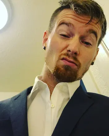 OnlyFans cuenta the_whitechocolate header 2