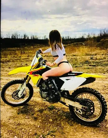 OnlyFans account  peacheshun666 avatar 1