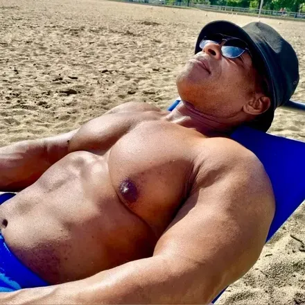 OnlyFans account  buffquads header 2