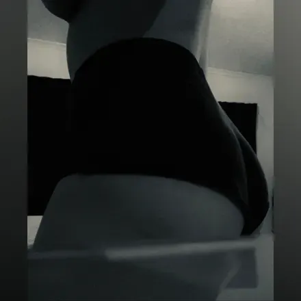 OnlyFans cuenta forbiddenelle1 header 2