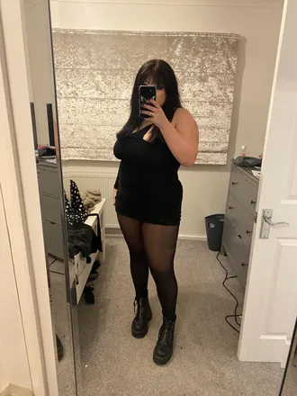 OnlyFans account  ssarahlouise987 header 2