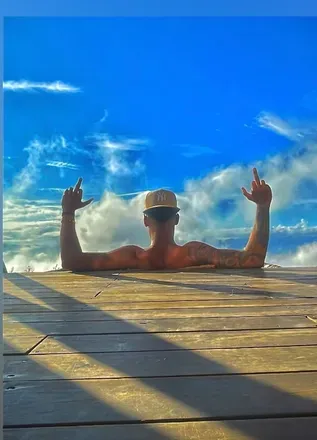 OnlyFans cuenta rogger.x header 2