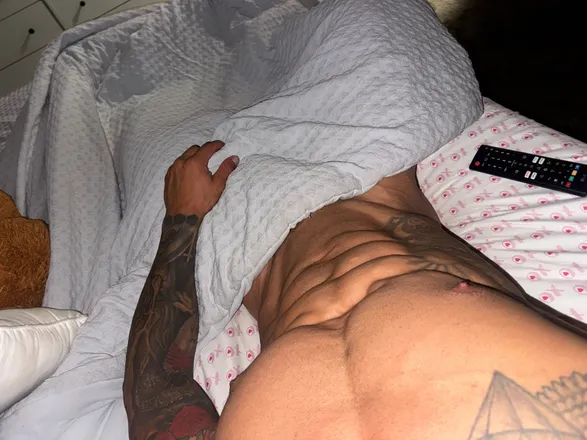 OnlyFans cuenta oscaralvez13 header 2