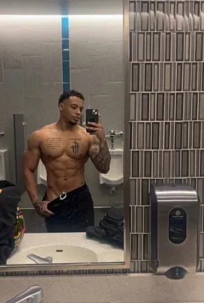 OnlyFans cuenta papiezeli avatar 1