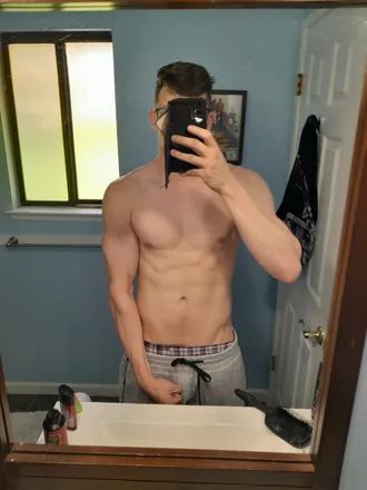 OnlyFans account  maxishere00 header 2
