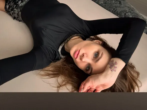 OnlyFans cuenta decentlady header 2