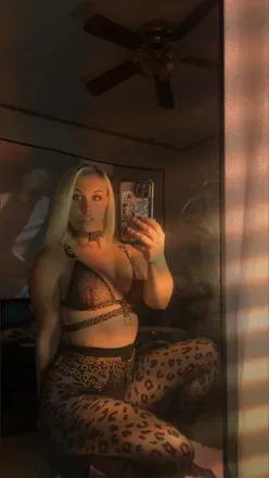 OnlyFans cuenta love.purplerose avatar 1