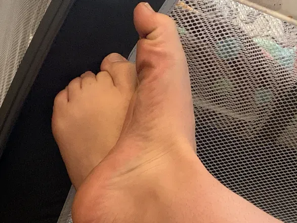 OnlyFans account  feetnstafans header 2