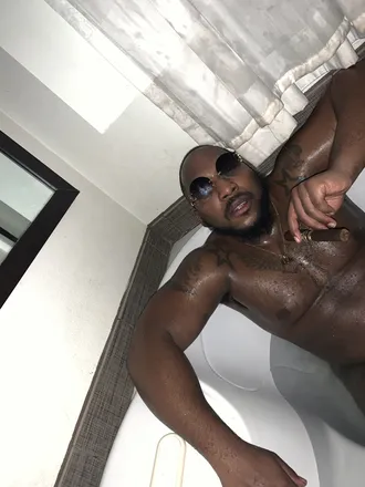 OnlyFans cuenta kingt10000444 header 2