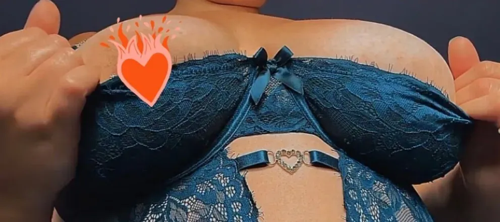 OnlyFans account  thelittlemama2019 header 2