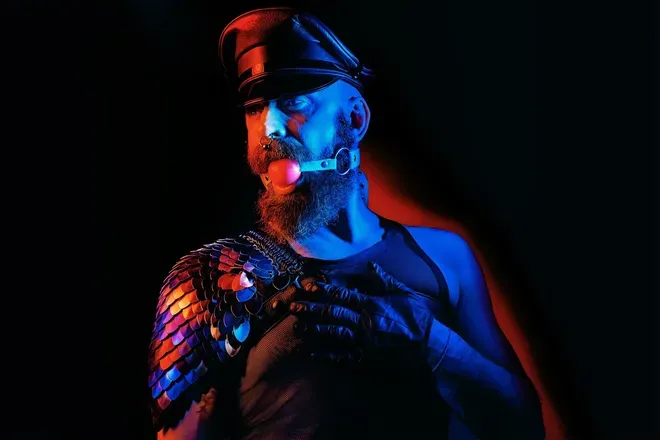 OnlyFans cuenta petertheleatherman header 2