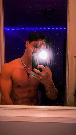 OnlyFans cuenta karellcg header 2