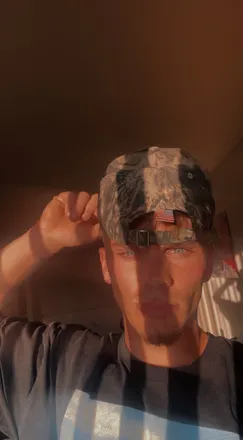 OnlyFans account  prettyboykyle header 2