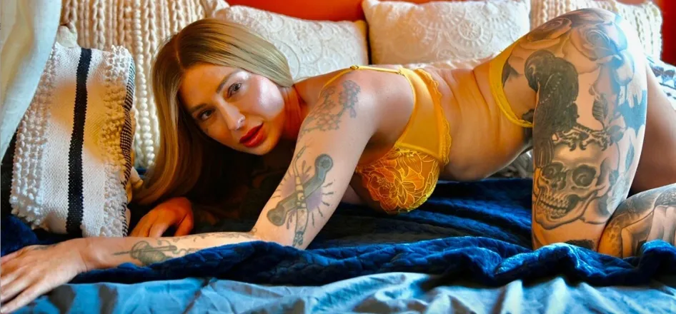 OnlyFans account  kleioxxx header 2