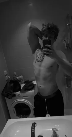OnlyFans cuenta u100110609 header 2
