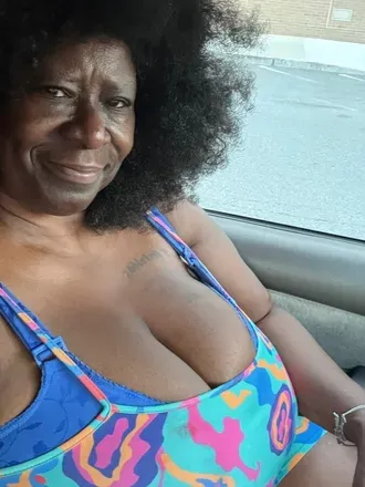 OnlyFans account  bigbustyvanessa1 avatar 1