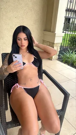 OnlyFans account  mamic24 avatar 1