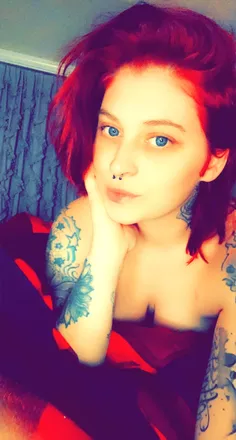 OnlyFans cuenta tattedbackwoodsqueen header 2