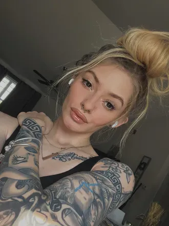 OnlyFans cuenta catelynkorinne avatar 1