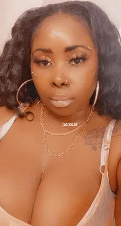 OnlyFans cuenta chocolatechina32 avatar 1