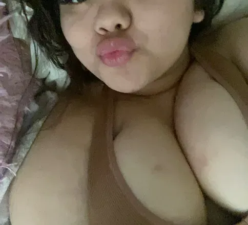 OnlyFans cuenta bustyyxari avatar 1