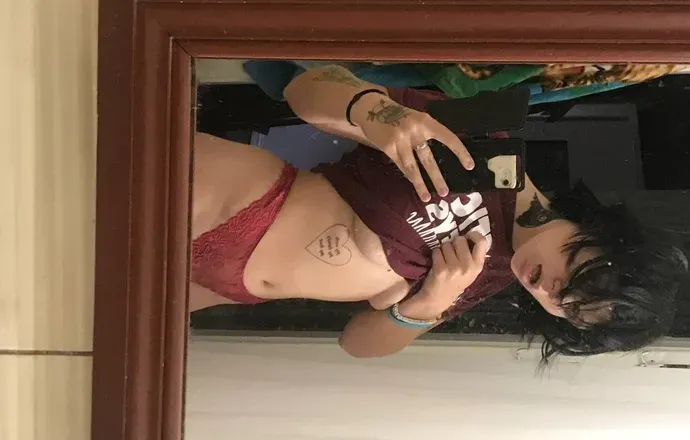 OnlyFans cuenta sinful_teengirl header 2