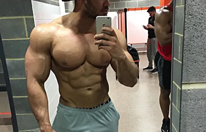 OnlyFans cuenta lockerroomxxx header 2