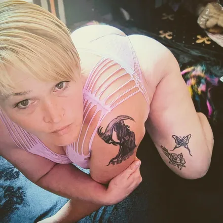 OnlyFans cuenta daniellemunaycush header 2