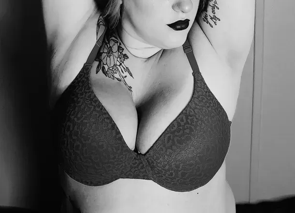 OnlyFans cuenta athenaquinn98 avatar 1