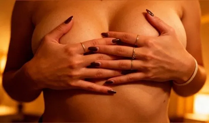 OnlyFans account  mymyanneluvv header 2