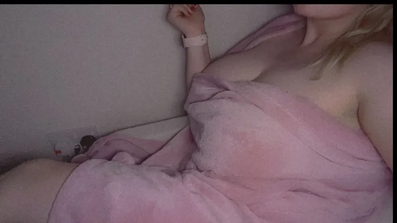 OnlyFans cuenta prettykittyanon header 2