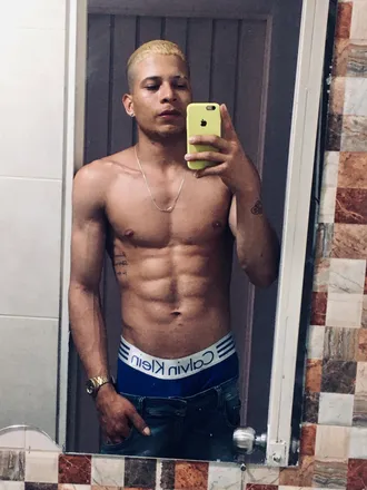 OnlyFans cuenta sebas_tian26 header 2