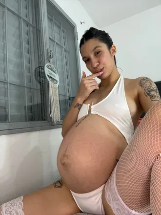 OnlyFans account  roxypreggo avatar 1