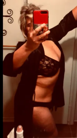 OnlyFans cuenta valanialuvstroubles header 2