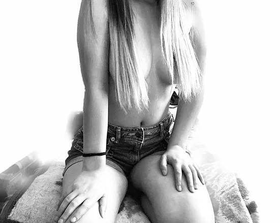 OnlyFans cuenta zuzzyfree header 2