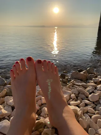 OnlyFans cuenta prettyfeet_piedini header 2