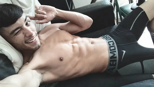 OnlyFans cuenta nikesocksboii header 2