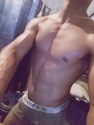 OnlyFans cuenta benjaag1910 header 2