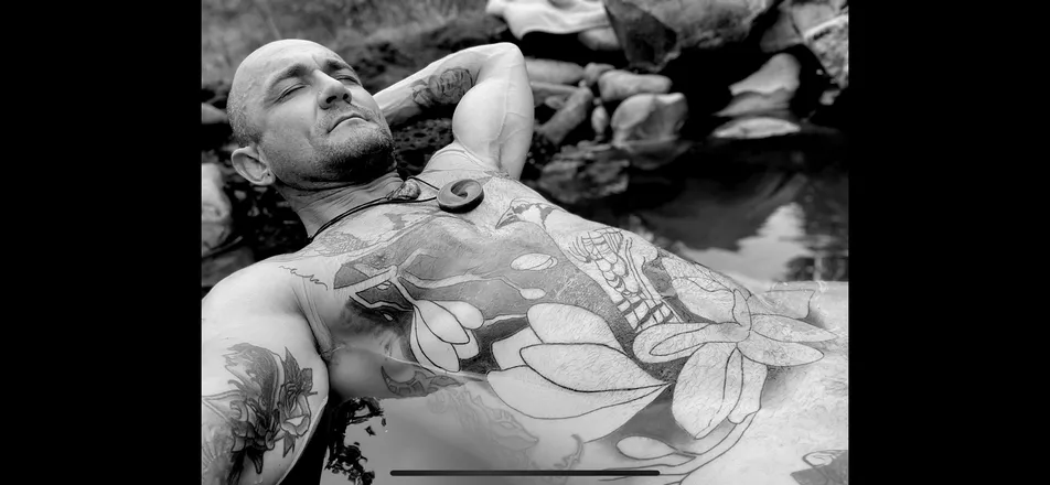 OnlyFans cuenta pencilshaveerasers header 2