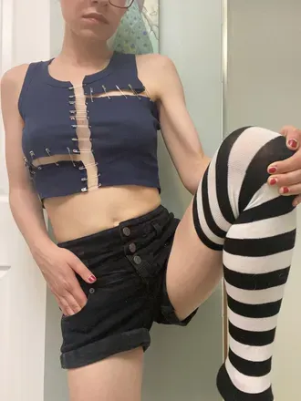 OnlyFans account  tiny_brat header 2