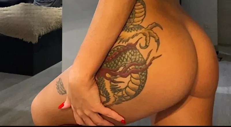 OnlyFans cuenta regina2712 header 2