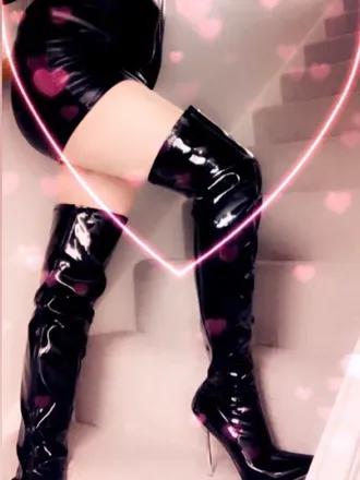 OnlyFans account  feetfoodandtravel avatar 1