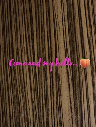 OnlyFans cuenta peachyk1999 header 2