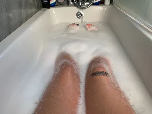 OnlyFans cuenta your.toes header 2