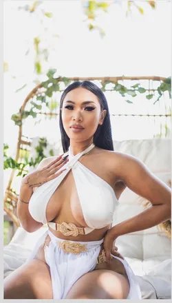 OnlyFans cuenta ariannychanelofficial header 2