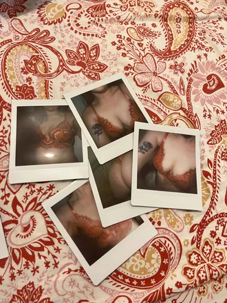 OnlyFans cuenta polaroidpics header 2