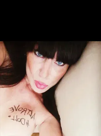 OnlyFans cuenta maricadoll header 2