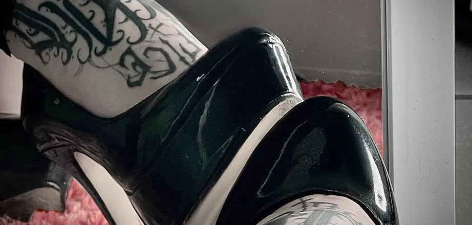 OnlyFans cuenta nashiedollyfeet header 2
