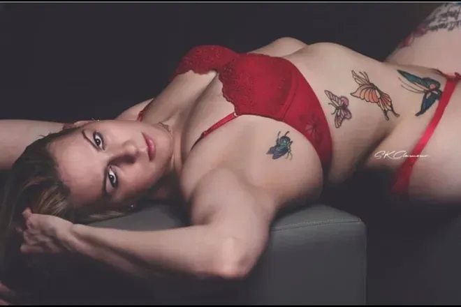 OnlyFans cuenta alleyesonangie header 2
