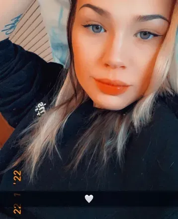 OnlyFans cuenta baddie_bee2 avatar 1